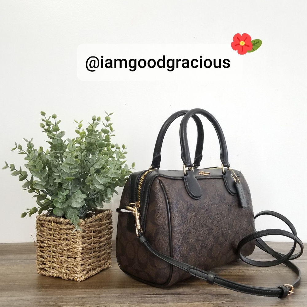 🛑SOLD🛑Coach Mini Bennett in BlackBrown Signature